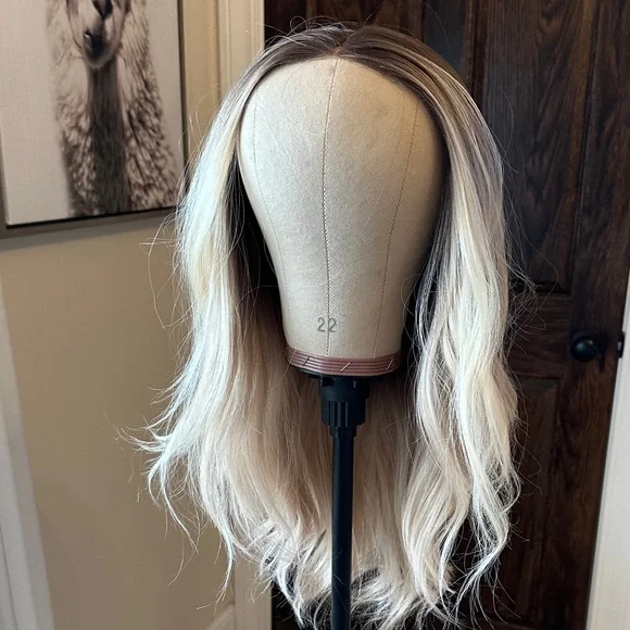 Chelsey Smith Crowns Rooted Blonde T part wig (Angie?) - Picture 1 of 8